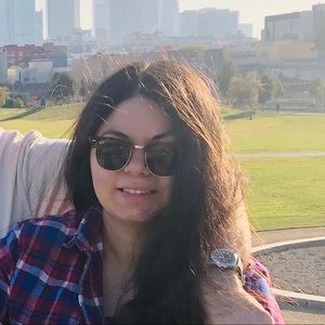 Meet your Posher, Mayra